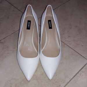 Pointy toe white block heel